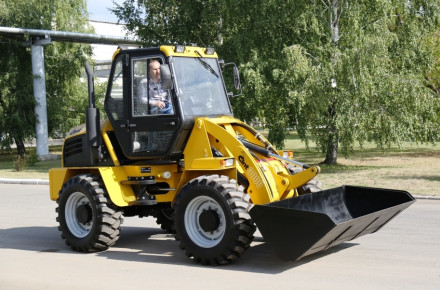 Фронтальный погрузчик ANT-3000