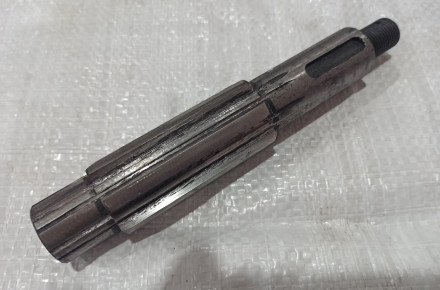 Раздаточная коробка рк-12 000000-06 — РК-12 000021 вал